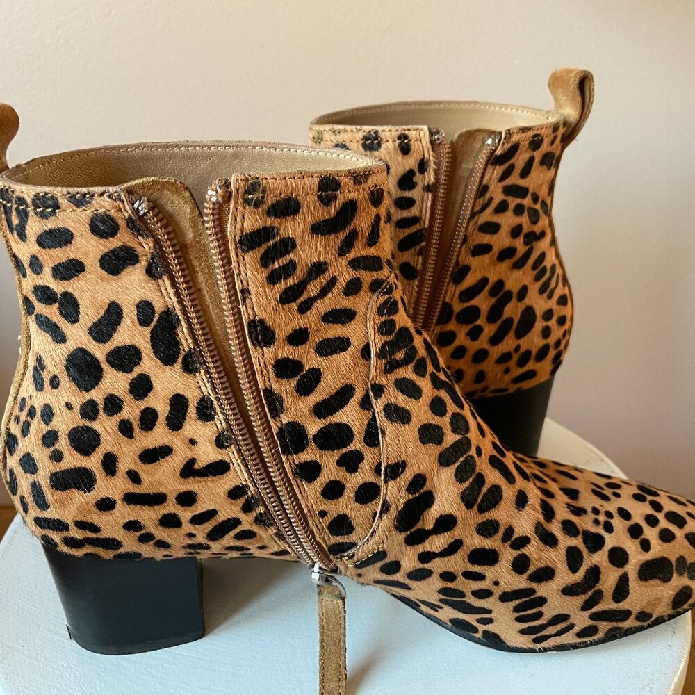 Johnny Was Leopard Cheetah Embroidered Floral Low Heel Booties size 9 - Picture 6 of 10